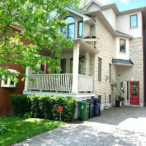 https://luxury-home-upper-beaches.niagara-fallshotels.com